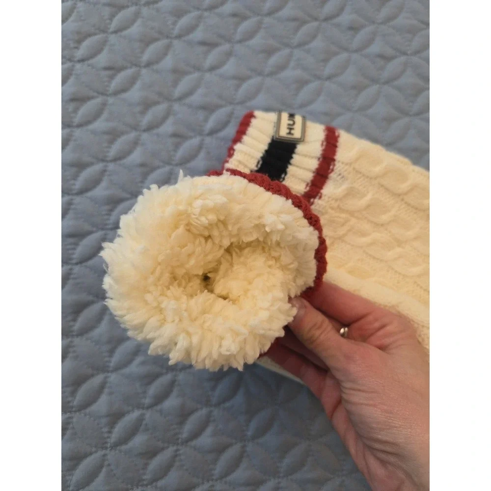 HUNTER Women's Cream Slipper Socks OSFM Cable Knit Warm Non Slip Grippers NWOT